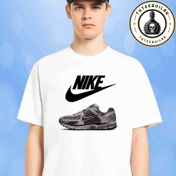 Nike Zoom Vomero 5 College Grey Cave Stone Sneaker T-Shirt